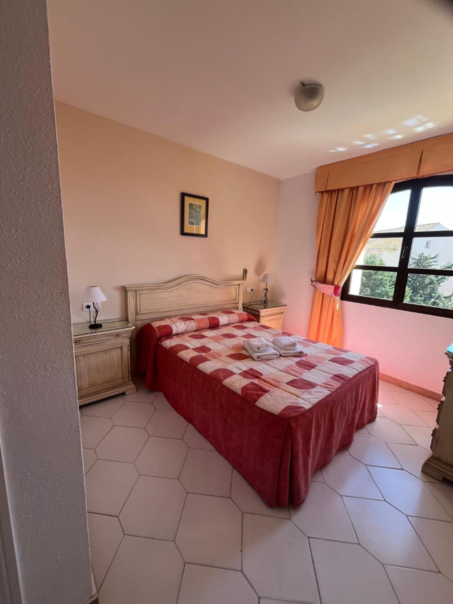 Apartamentos El Toro Marbella Luaran gambar