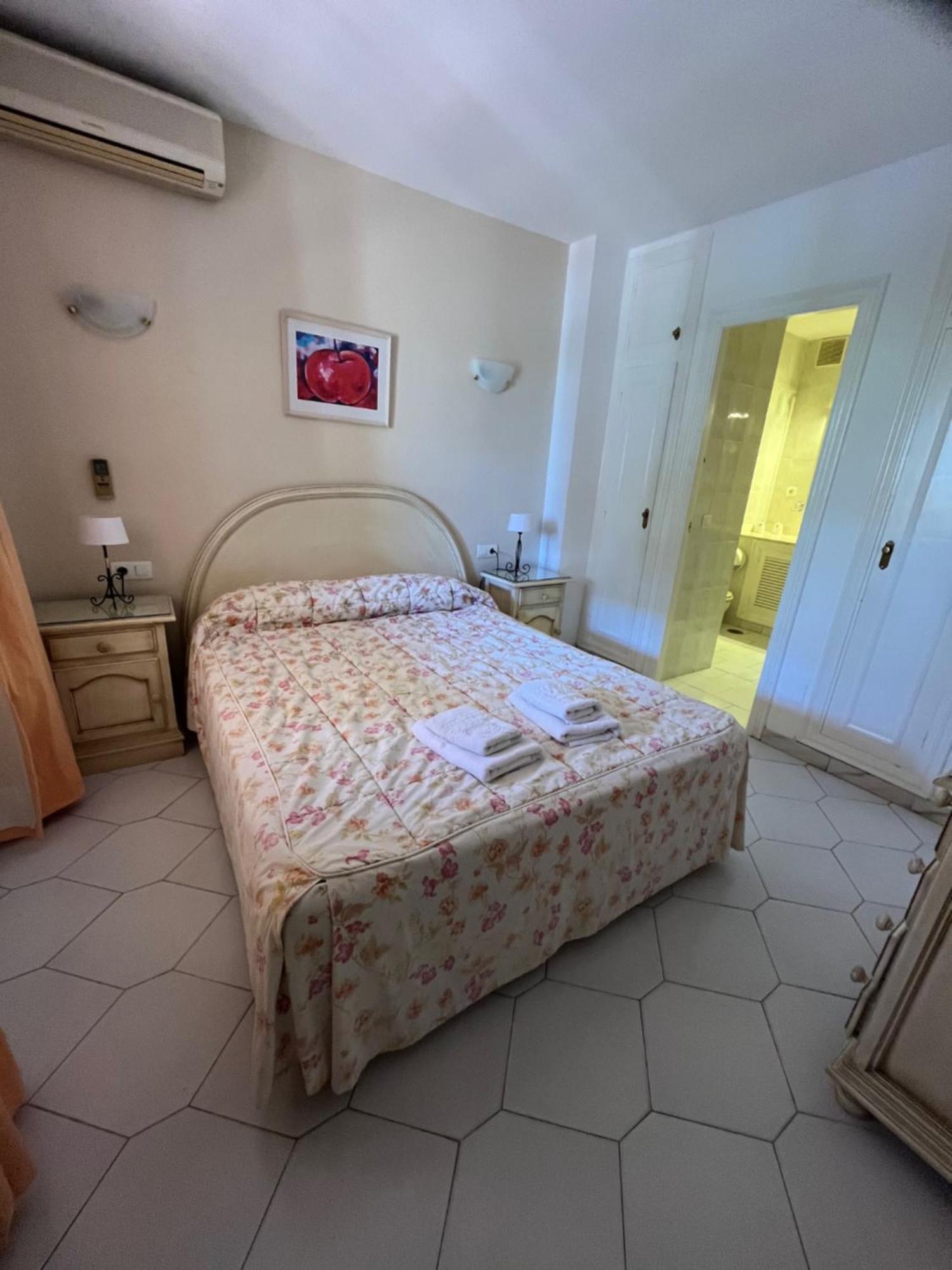 Apartamentos El Toro Marbella Luaran gambar