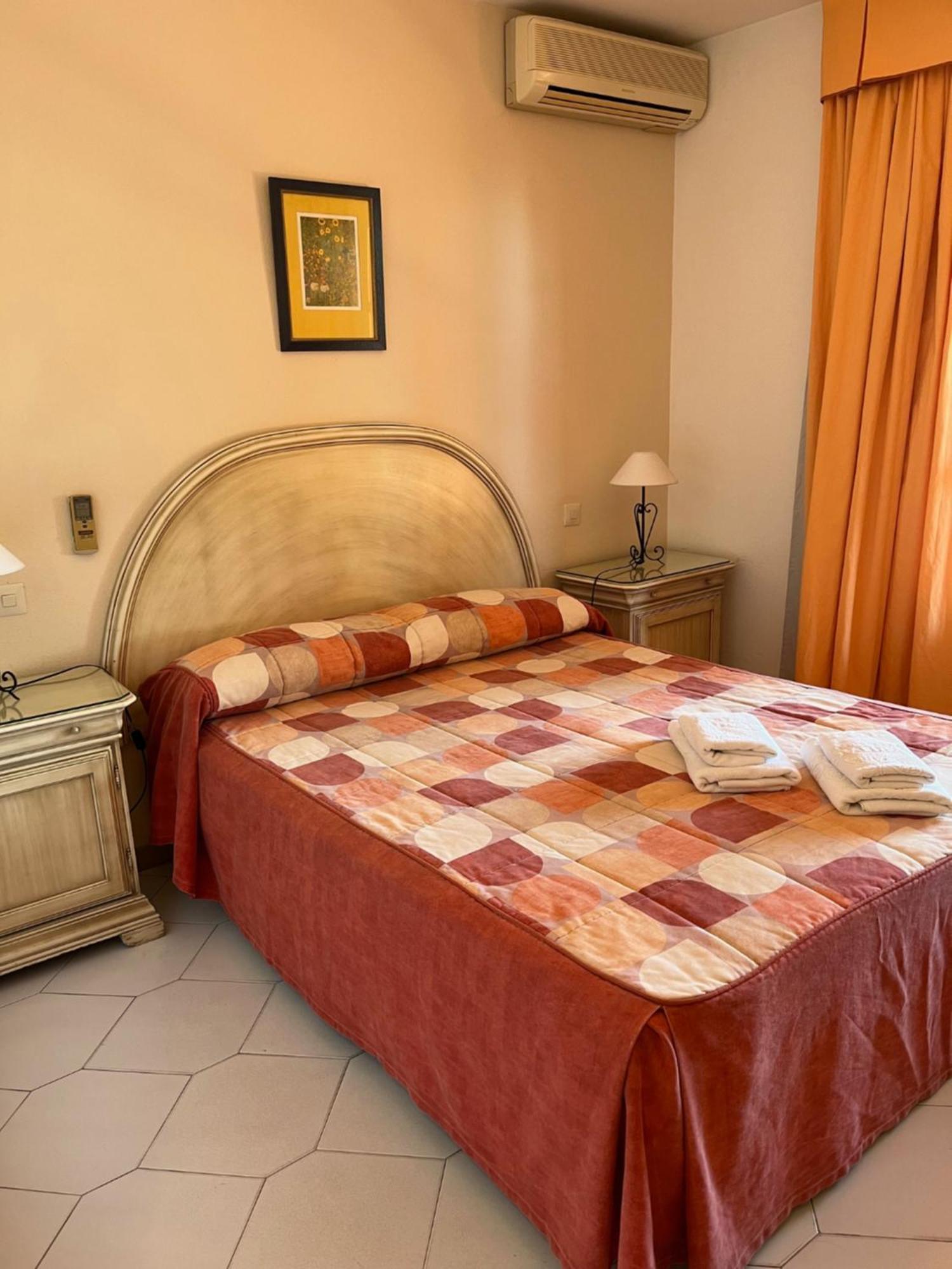 Apartamentos El Toro Marbella Luaran gambar